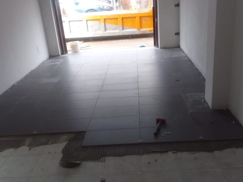 Posa pavimenti interni